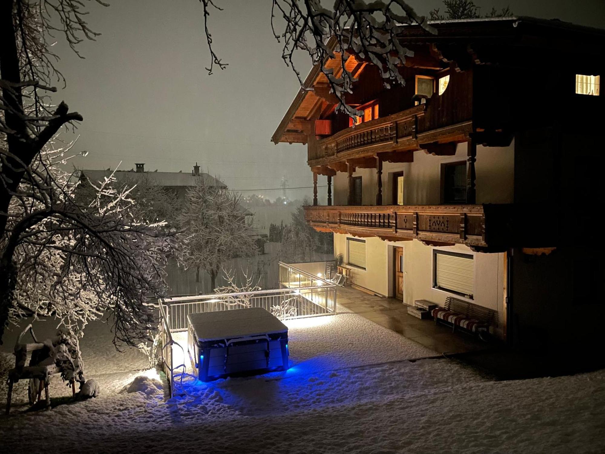 Apart Moidl Mit Privatem Pool ハート・イム・ツィラータール エクステリア 写真