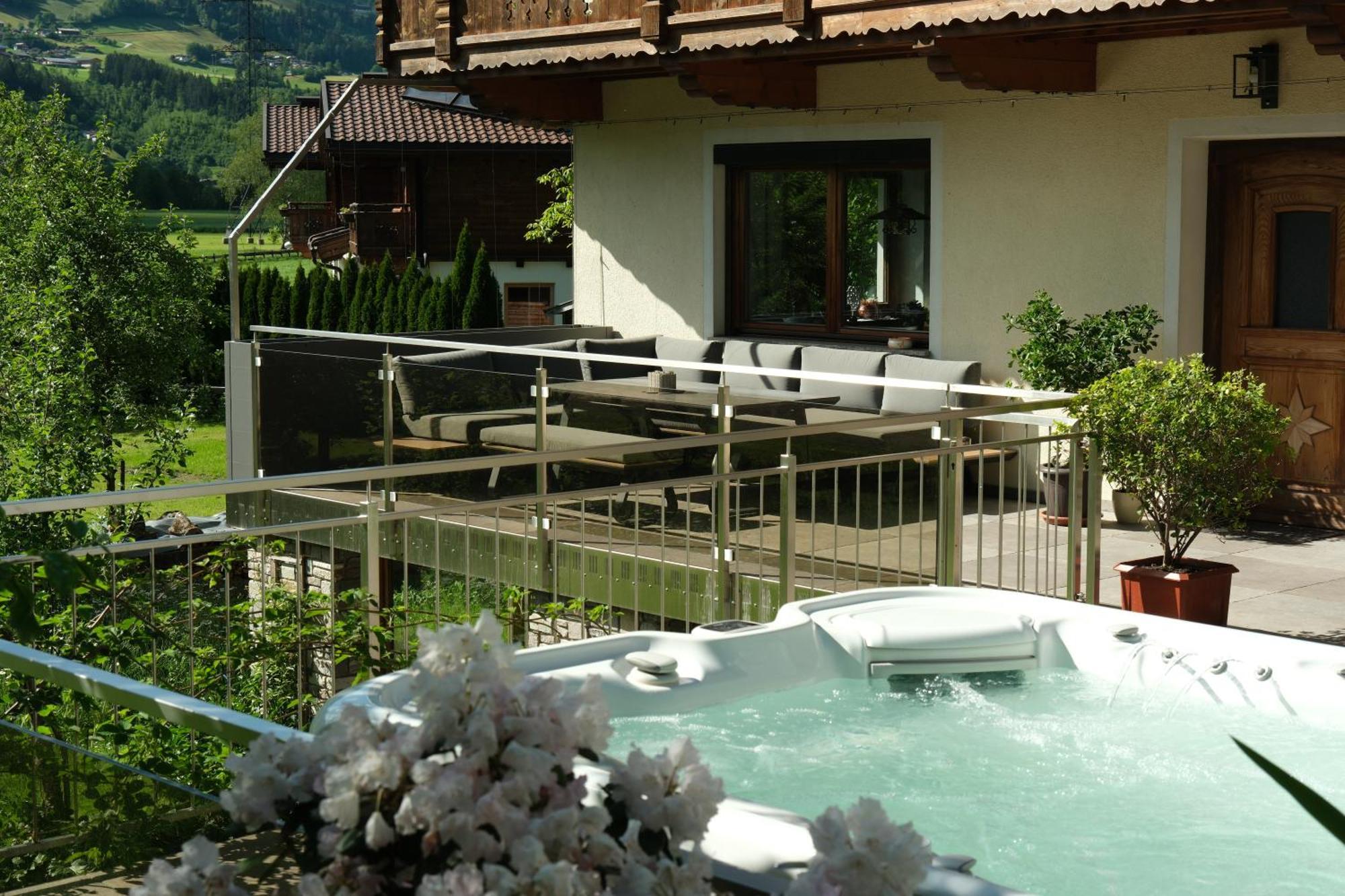 Apart Moidl Mit Privatem Pool ハート・イム・ツィラータール エクステリア 写真